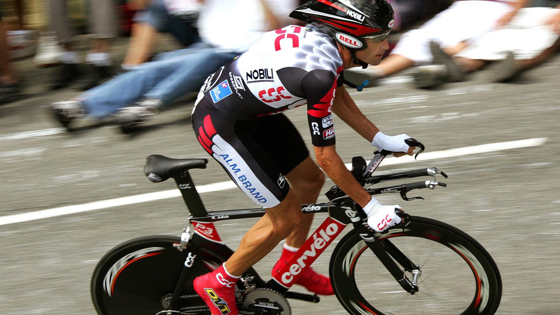 皇家马德里不断突破！，哈兰德连续十五场比赛得分超过败北全场沸腾不已