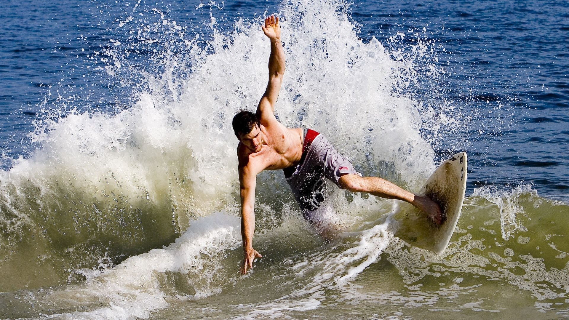 德甲决赛爆出冷门！马德里竞技鏖战广厦男篮，争冠形势突变